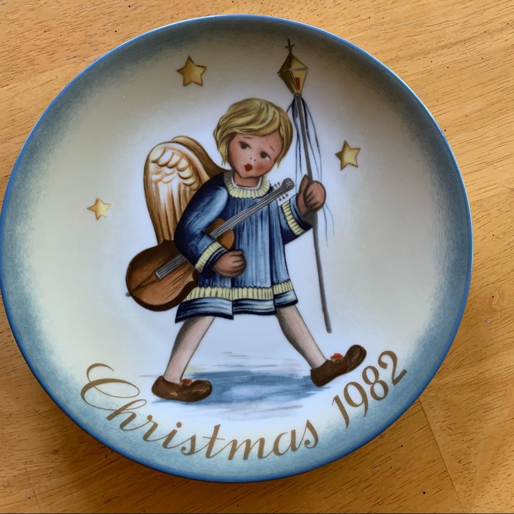 1982 Schmid Hummel Christmas Plate